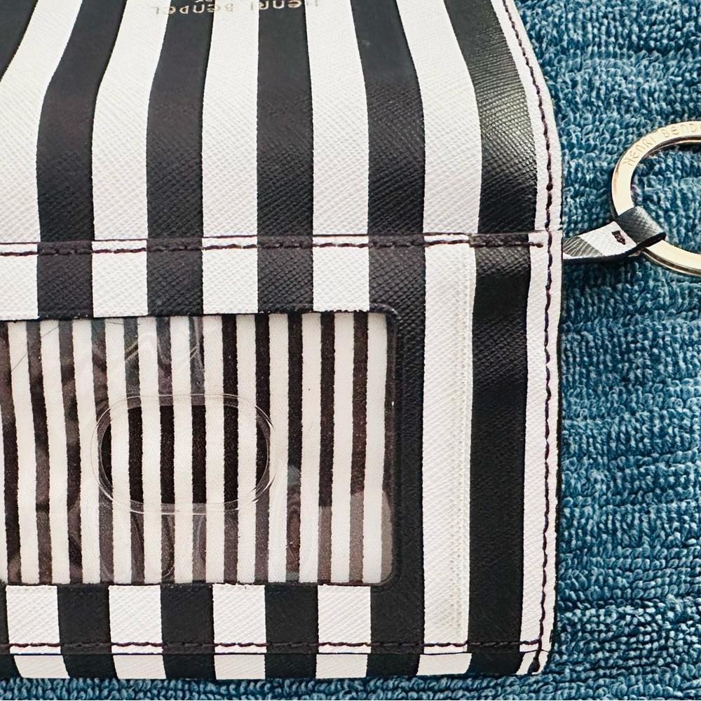 NWOT Henri Bendel Blk/White TriFold Wallet w/ brown/white striped gift bag 🤎🤍🖤 - Picture 8 of 13